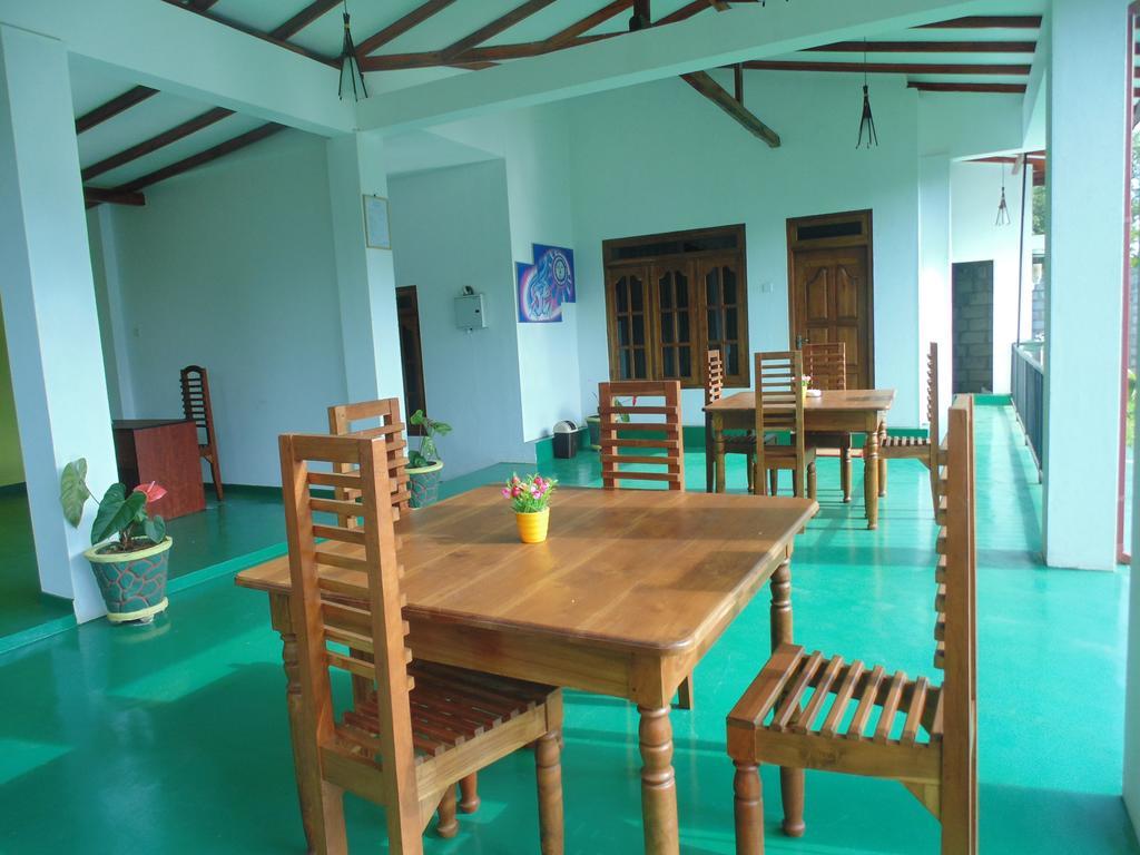 White Eagle Hotel Sigiriya Ngoại thất bức ảnh