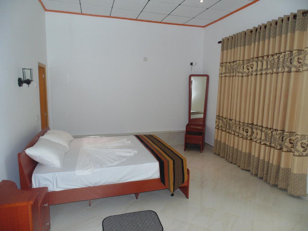 White Eagle Hotel Sigiriya Phòng bức ảnh